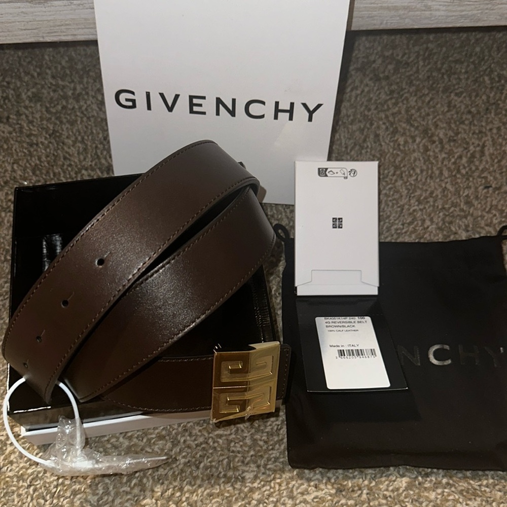 Givenchy
4g Reversible Belt